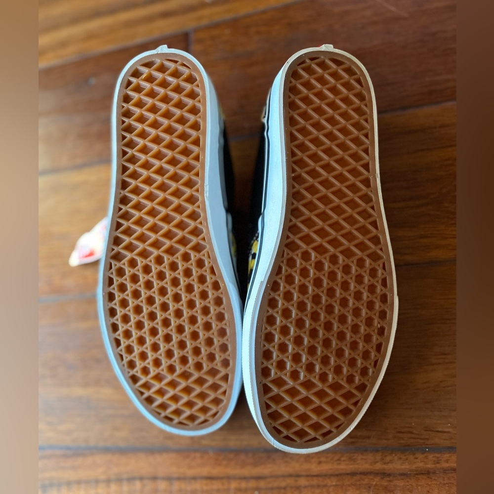Van’s Checkerboard Slip-On w/ Sunflowers - Picture 4 of 9